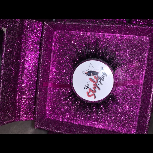 StylePlug Lashes - Picture 2 of 7
